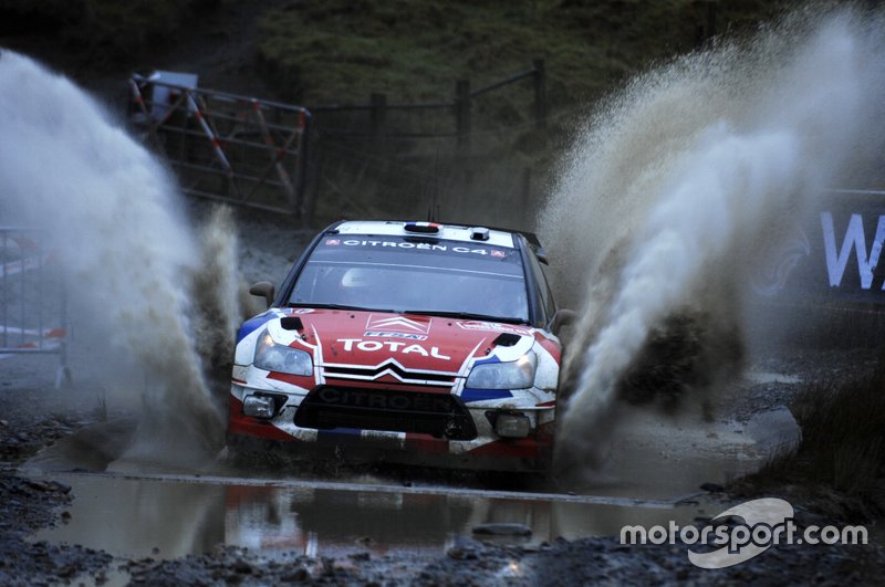 Zur Belohnung für den Junior-Titel bekommt Ogier von Citroen bei der Rallye Großbritannien seinen ersten Start im WRC-Auto geschenkt. Dabei schockt er die Konkurrenz und gewinnt gleich die erste WP. Auf Platz acht liegend scheidet Ogier am zweiten Tag nach einem Unfall aus.
