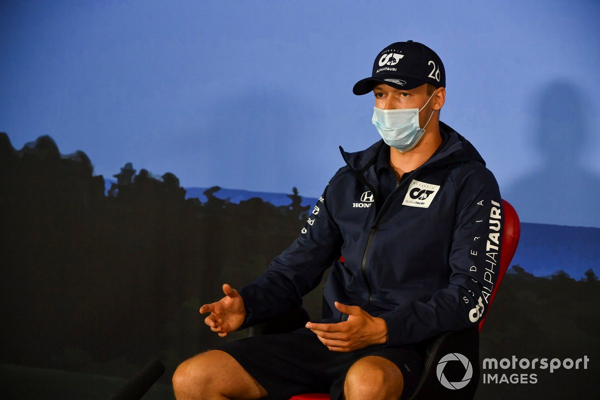 Daniil Kvyat, AlphaTauri durante la conferenza stampa