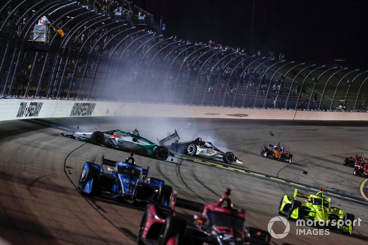 Colton Herta, Andretti Harding Steinbrenner Autosport Honda, Rinus VeeKay, Ed Carpenter Racing Chevrolet crash on a restart