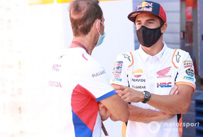 Alberto Puig, director del equipo Repsol Honda, Marc Márquez, equipo Repsol Honda