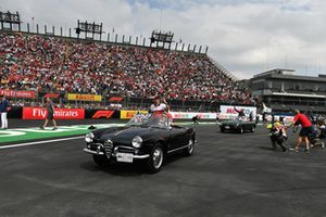 Charles Leclerc, Sauber on the drivers parade of Fernando Alonso, McLaren