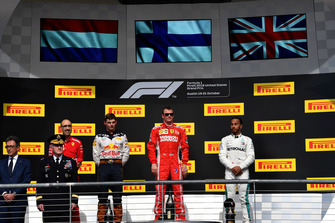 Max Verstappen, Red Bull Racing, Kimi Raikkonen, Ferrari en Lewis Hamilton, Mercedes AMG F1 op het podium