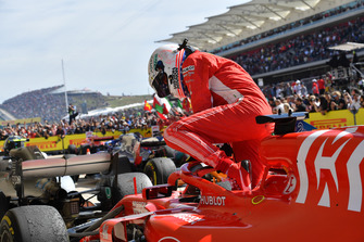 Sebastian Vettel, Ferrari SF71H, nel parco chiuso