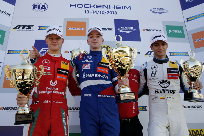 Podium: Race winner Robert Shwartzman, PREMA Theodore Racing Dallara F317 - Mercedes-Benz, second place Mick Schumacher, PREMA Theodore Racing Dallara F317 - Mercedes-Benz, third place Alex Palou, Hitech Bullfrog GP Dallara F317 - Mercedes-Benz