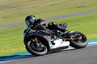 Льюіс Хемілтон випробовує Yamaha Superbike