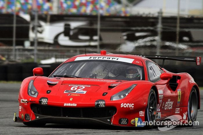 #62 Risi Competizione Ferrari 488 GTE, GTLM: Davide Rigon, Miguel Molina