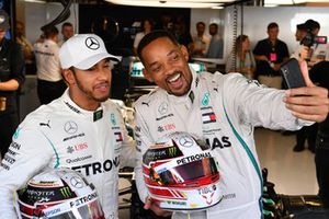 Will Smith selfie with Lewis Hamilton, Mercedes AMG F1 