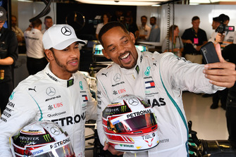 Will Smith, scatta un selfie con Lewis Hamilton, Mercedes AMG F1