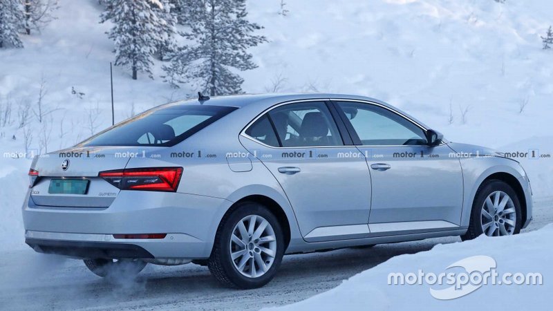 Шпигунське фото Skoda Superb 2019 року