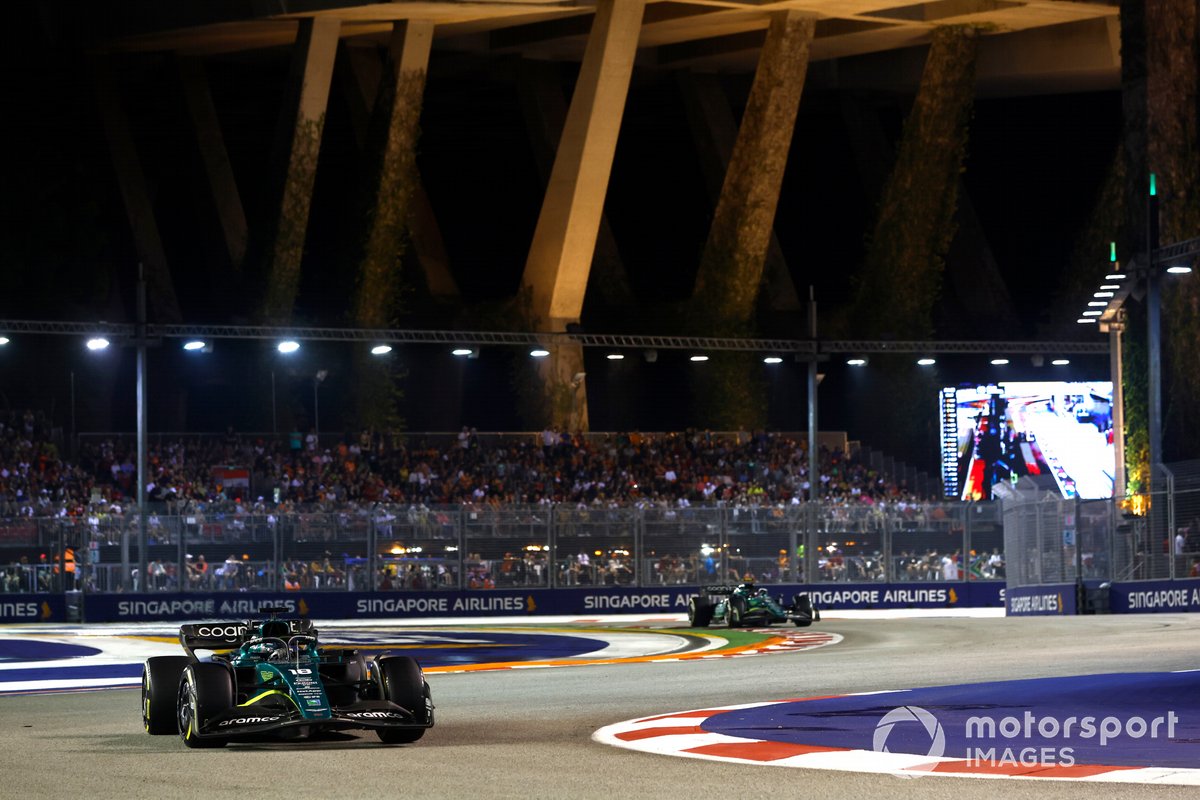 Lance Stroll, Aston Martin AMR22, Sebastian Vettel, Aston Martin AMR22