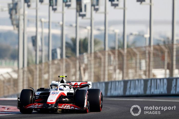 Mick Schumacher, Haas VF-22