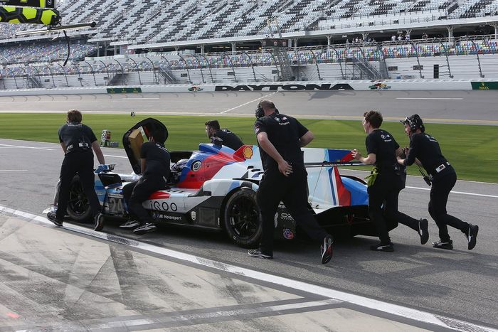 #24 BMW M Team RLL BMW M Hybrid V8: Philipp Eng, Augusto Farfus, Marco Wittmann, Colton Herta