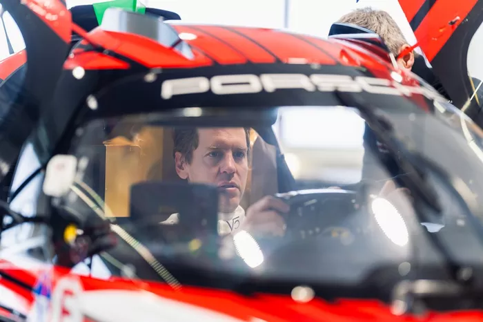 Sebastian Vettel prueba el Porsche 963 