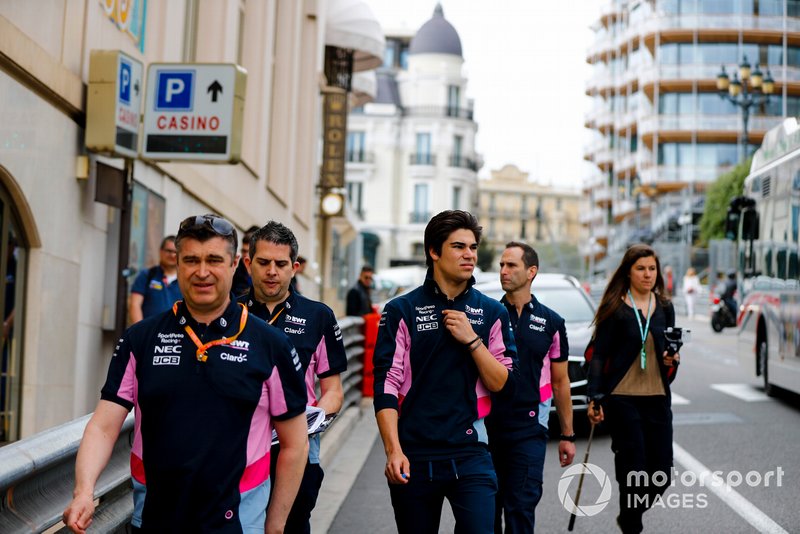 Lance Stroll, Racing Point, ispeziona il circuito