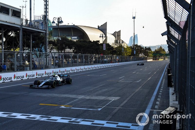 Valtteri Bottas, Mercedes AMG W10, Lewis Hamilton, Mercedes AMG F1 W10