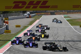 Kevin Magnussen, Haas F1 Team VF-19, Daniil Kvyat, Toro Rosso STR14, Alexander Albon, Toro Rosso STR14, Carlos Sainz Jr., McLaren MCL34, Daniel Ricciardo, Renault R.S.19, en Sergio Perez, Racing Point RP19
