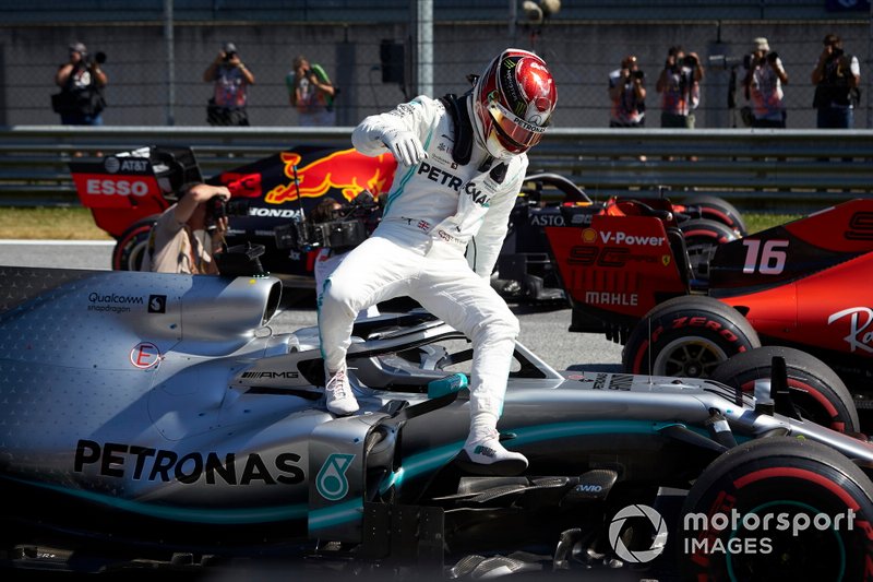 Lewis Hamilton, Mercedes AMG F1 W10, arrives on the grid after Qualifying on the front row