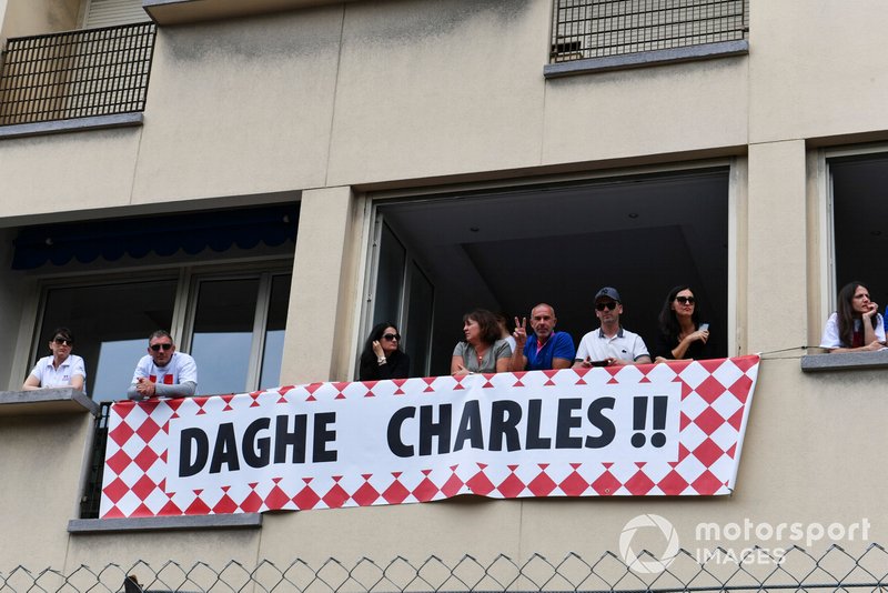Supporto per Charles Leclerc, Ferrari