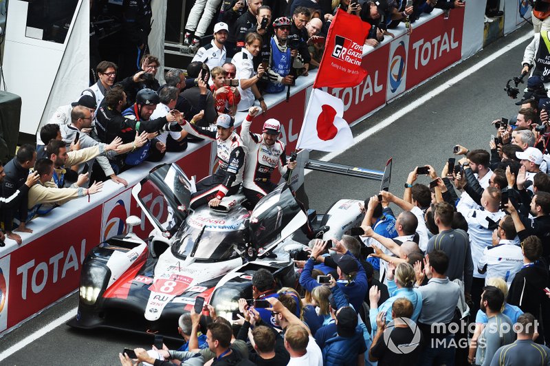 Winners #8 Toyota Gazoo Racing Toyota TS050: Sébastien Buemi, Kazuki Nakajima, Fernando Alonso