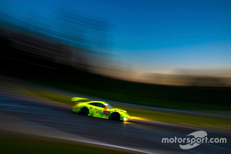 #911 Manthey-Racing Porsche 911 GT3 R: Earl Bamber, Michael Christensen, Kevin Estre, Laurens Vanthoor