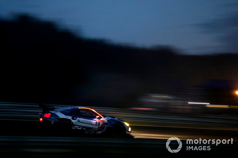 #39 KCMG Nissan GT-R Nismo GT3: Nico Menzel, Edoardo Liberati, Christer Jöns, Matthieu Vaxiviere