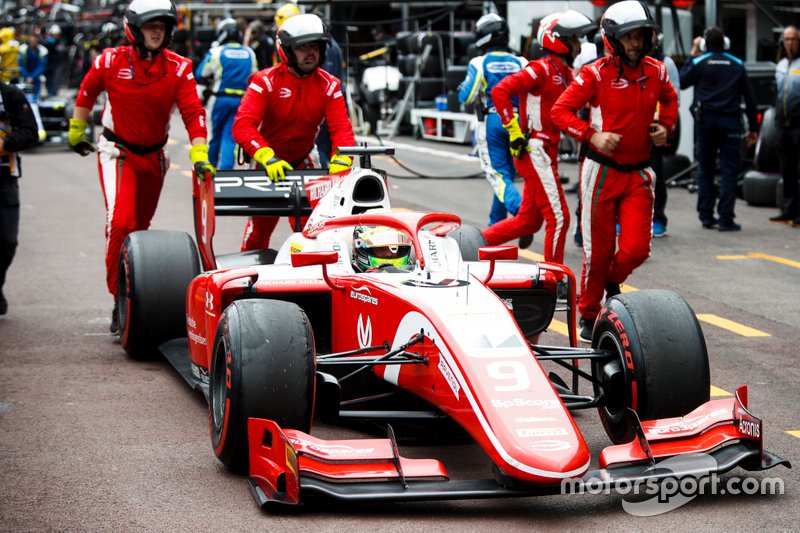 Mick Schumacher, Prema Racing in pit lane