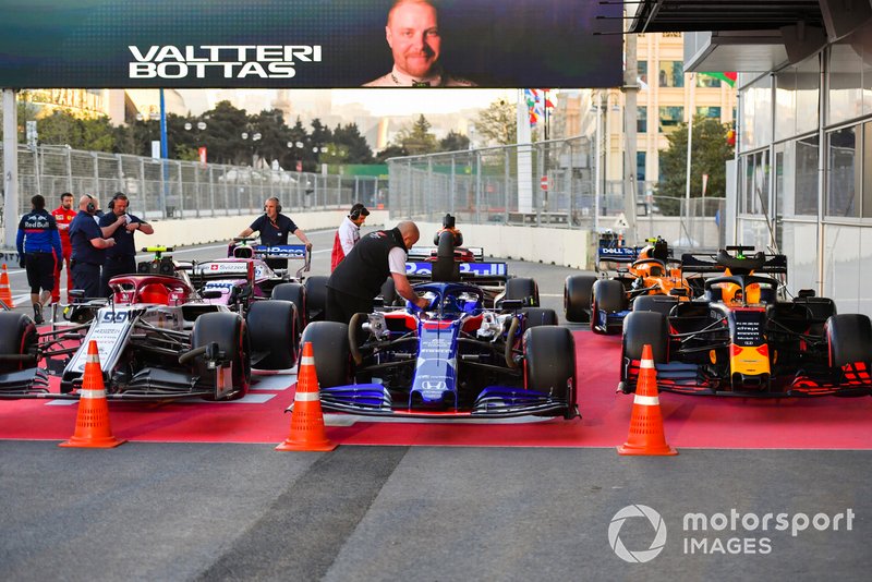 Le monoposto di Antonio Giovinazzi, Alfa Romeo Racing C38, Daniil Kvyat, Toro Rosso STR14, Max Verstappen, Red Bull Racing RB15, Sergio Perez, Racing Point RP19, Kimi Raikkonen, Alfa Romeo Racing C38, e Lando Norris, McLaren MCL34, nel parco chiuso, dopo le Qualifiche