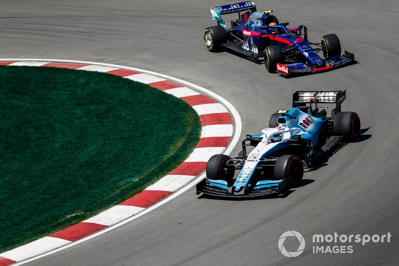 Nicholas Latifi, Williams FW42, leads Alexander Albon, Toro Rosso STR14