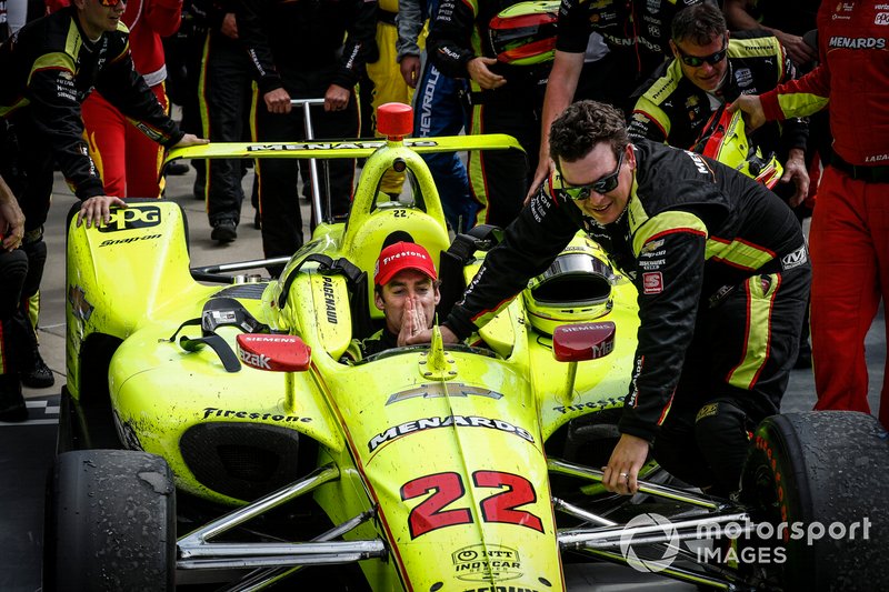 Simon Pagenaud, Team Penske Chevrolet, Victory Lane