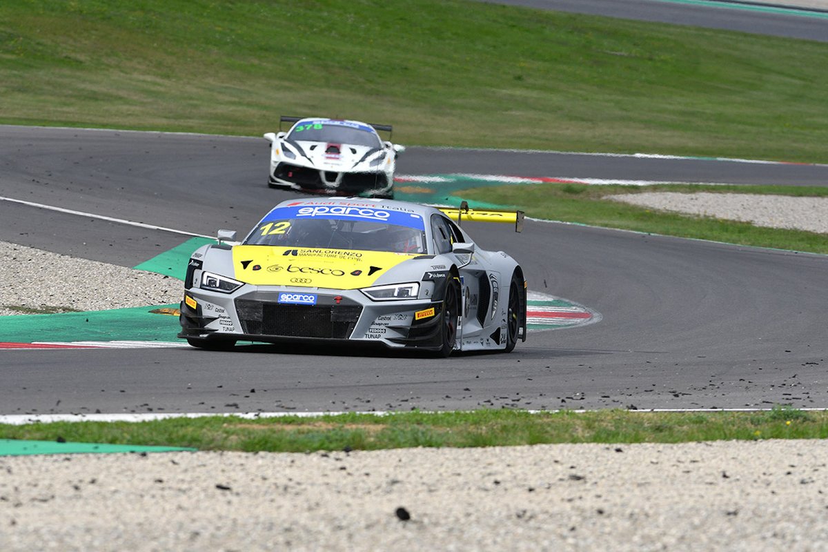 #12 Audi Sport Italia, Audi R8 LMS GT3 Evo: Lorenzo Ferrari, Riccardo Agostini