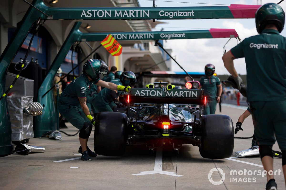 Lance Stroll, Aston Martin AMR21, in pit lane