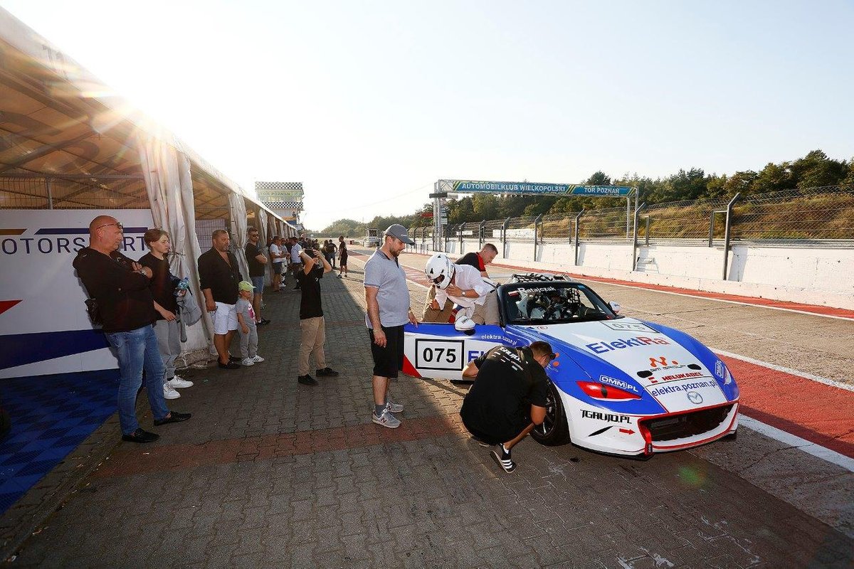 Mazda MX-5 Cup