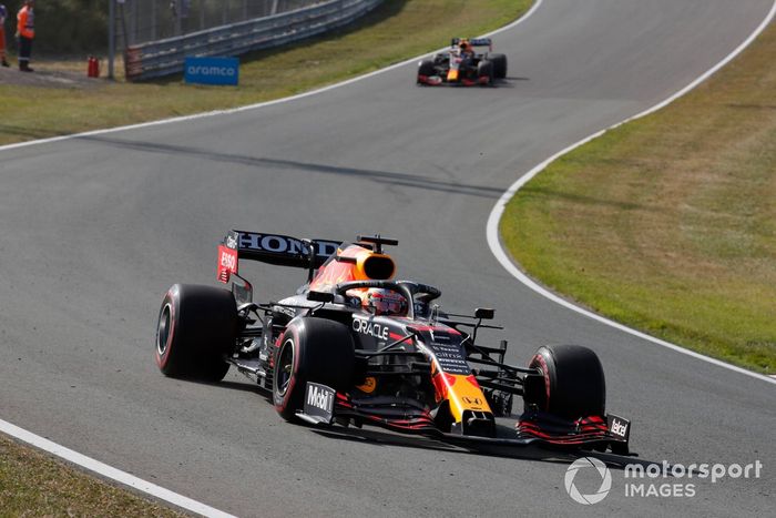 Max Verstappen, Red Bull Racing RB16B, Sergio Pérez, Red Bull Racing RB16B