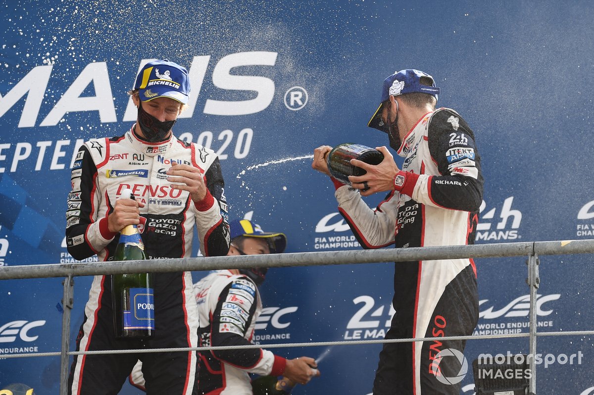 Podio: ganadores #8 Toyota Gazoo Racing Toyota TS050: Sebastien Buemi, Kazuki Nakajima, Brendon Hartley