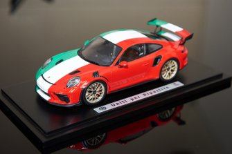 Uniti per ripartire Porsche Italia