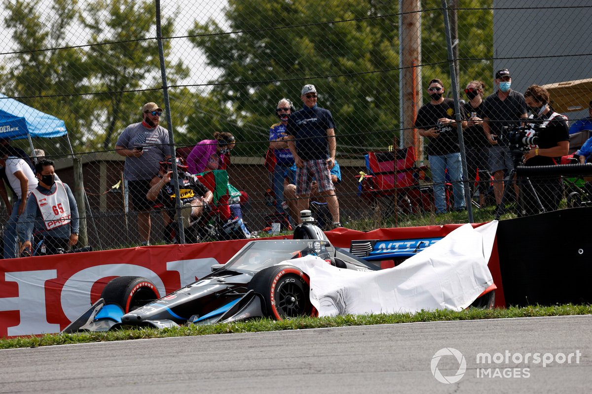 Choque de Felix Rosenqvist, Chip Ganassi Racing Honda, al inicio