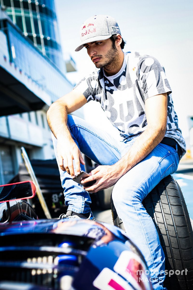 Carlos Sainz jr., Dams