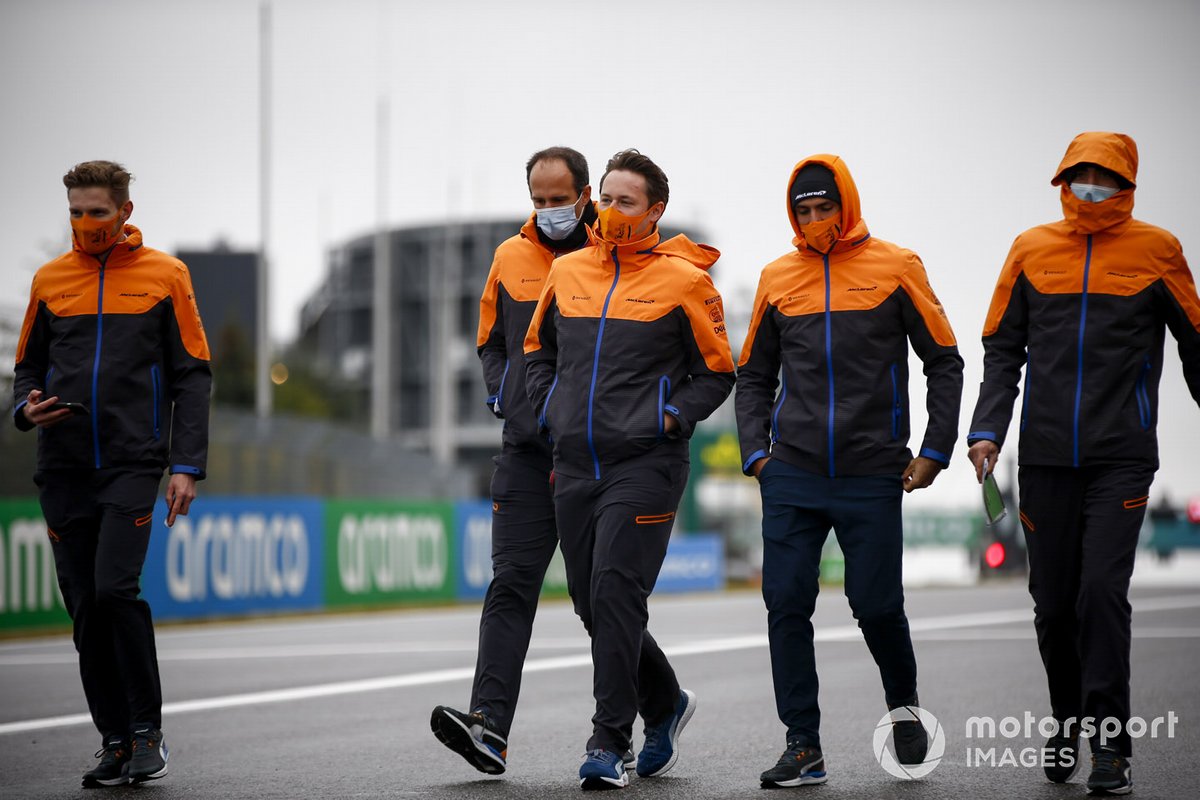 Carlos Sainz Jr., McLaren walks the track