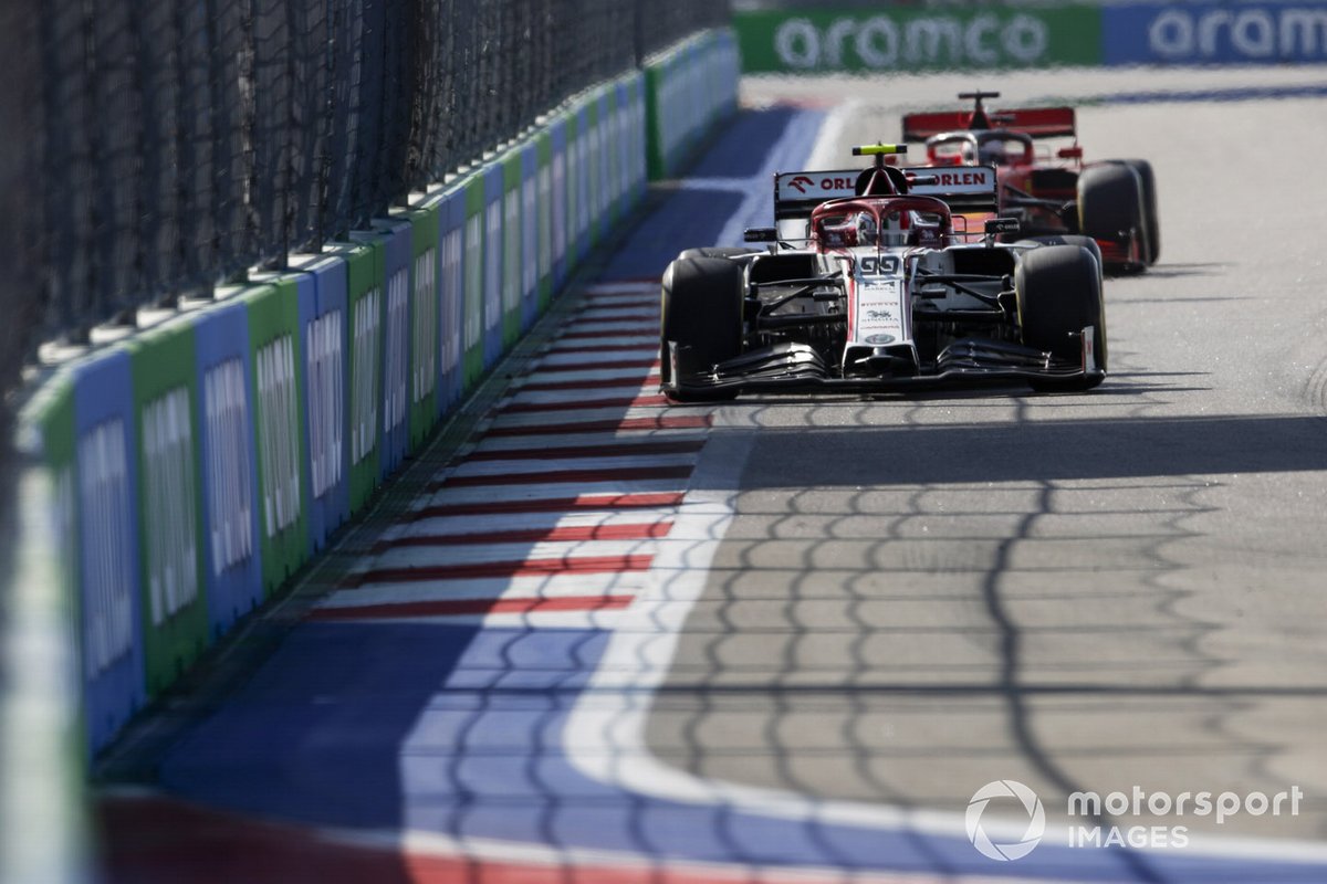Antonio Giovinazzi, Alfa Romeo Racing C39, Sebastian Vettel, Ferrari SF1000