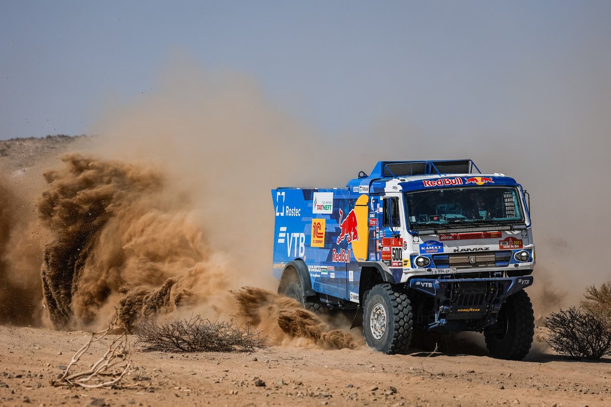 #500 Kamaz - Master: Andrey Karginov, Andrey Mokeev, Igor Leonov