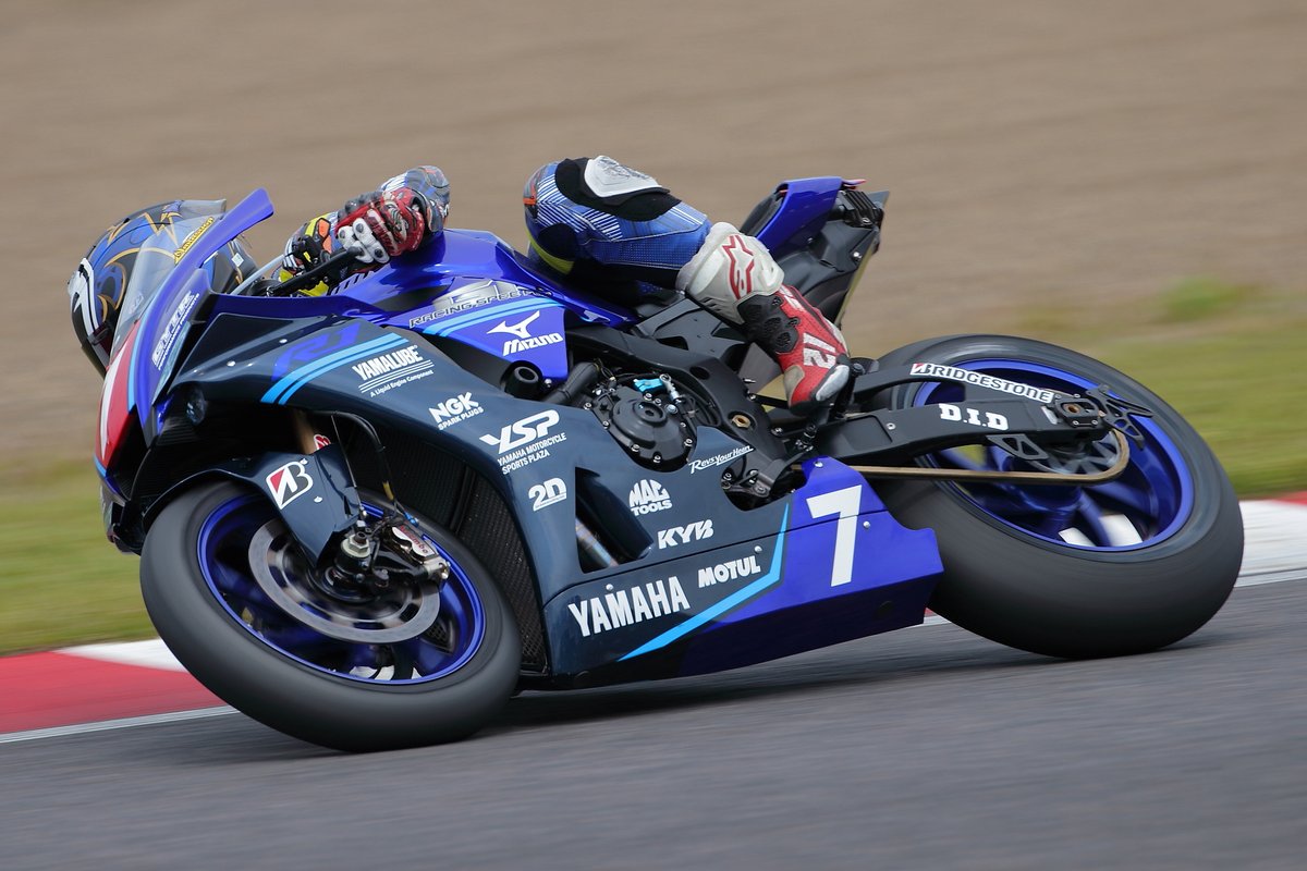 中須賀克行(YAMAHAFACTORY RACING TEAM)