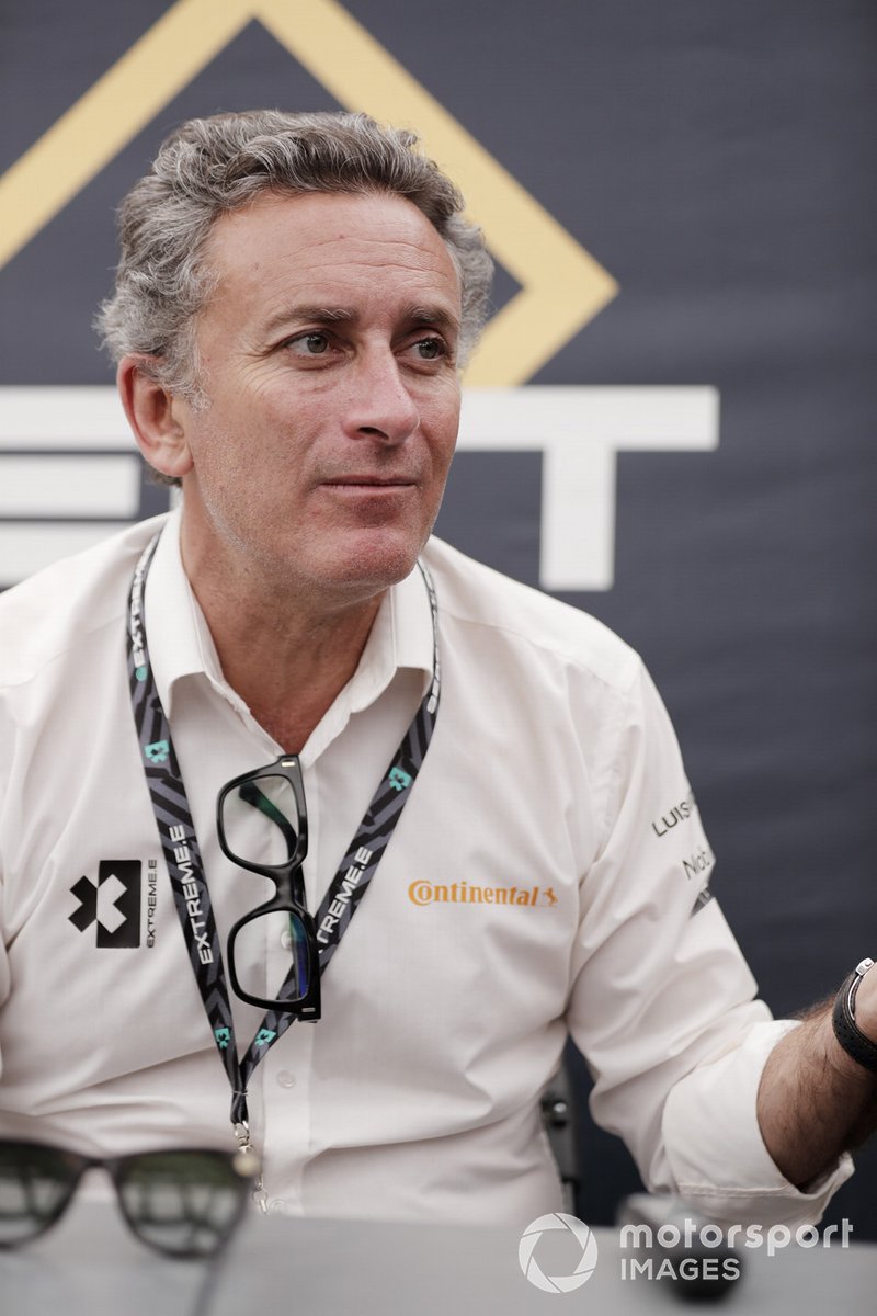 Alejandro Agag, CEO, Extreme E, hablando con la prensa