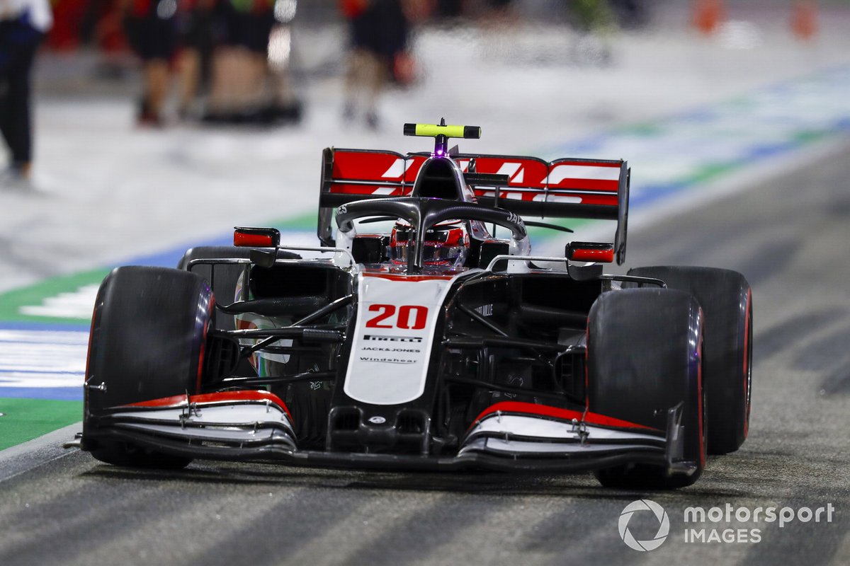 P16 Kevin Magnussen, Haas VF-20