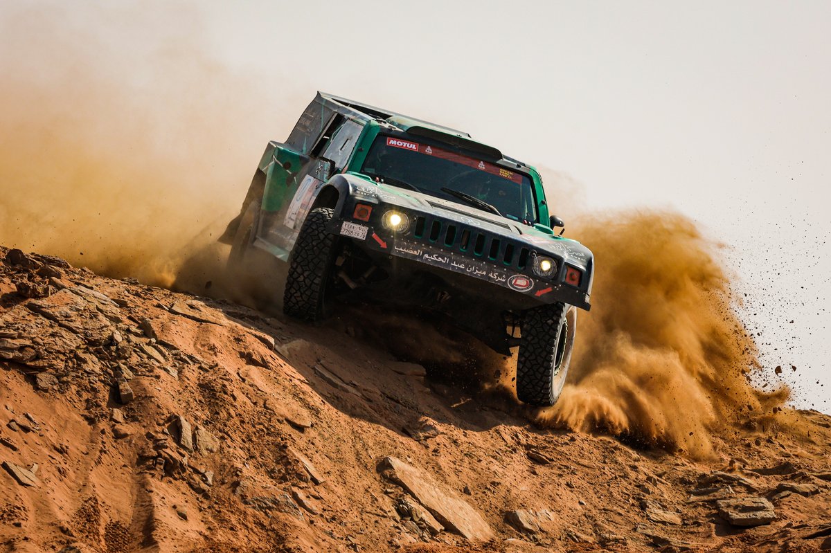 #355 Yazeed Racing Hummer: Alabdalali Saleh, Mohammed Alnaim