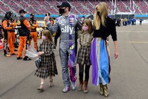 Jimmie Johnson, Hendrick Motorsports, Chevrolet Camaro, with wife Chandra Johnson, their daughters Lydia Norriss Johnson, and Genevieve Johnson