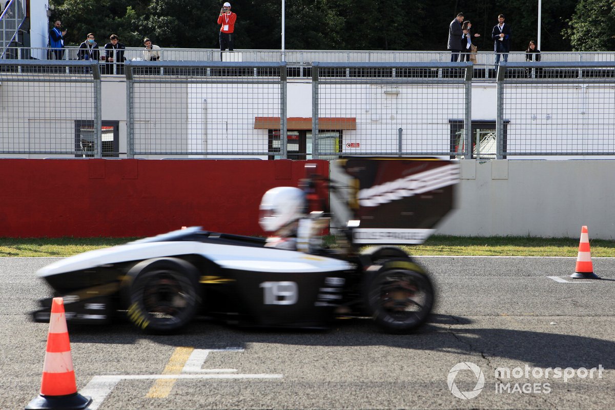 Formula SAE 2021, azione in pista