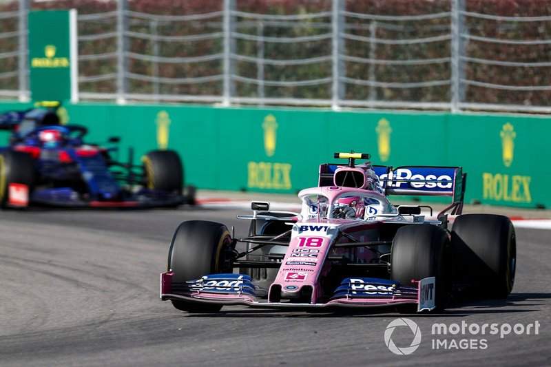 Lance Stroll, Racing Point RP19, precede Pierre Gasly, Toro Rosso STR14