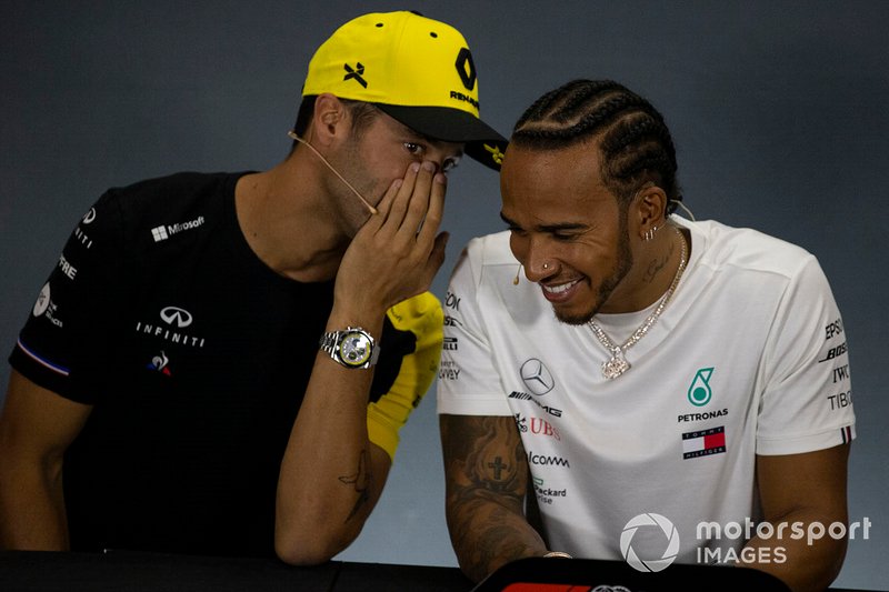 Даниэль Риккардо, Renault F1 Team, и Льюис Хэмилтон, Mercedes AMG F1, на пресс-конференции