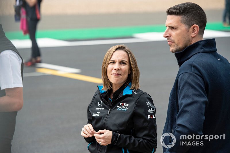 Claire Williams, directora de Williams Racing y Marc Harris
