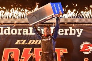 Race winner Stewart Friesen, Halmar Friesen Racing, Chevrolet Silverado